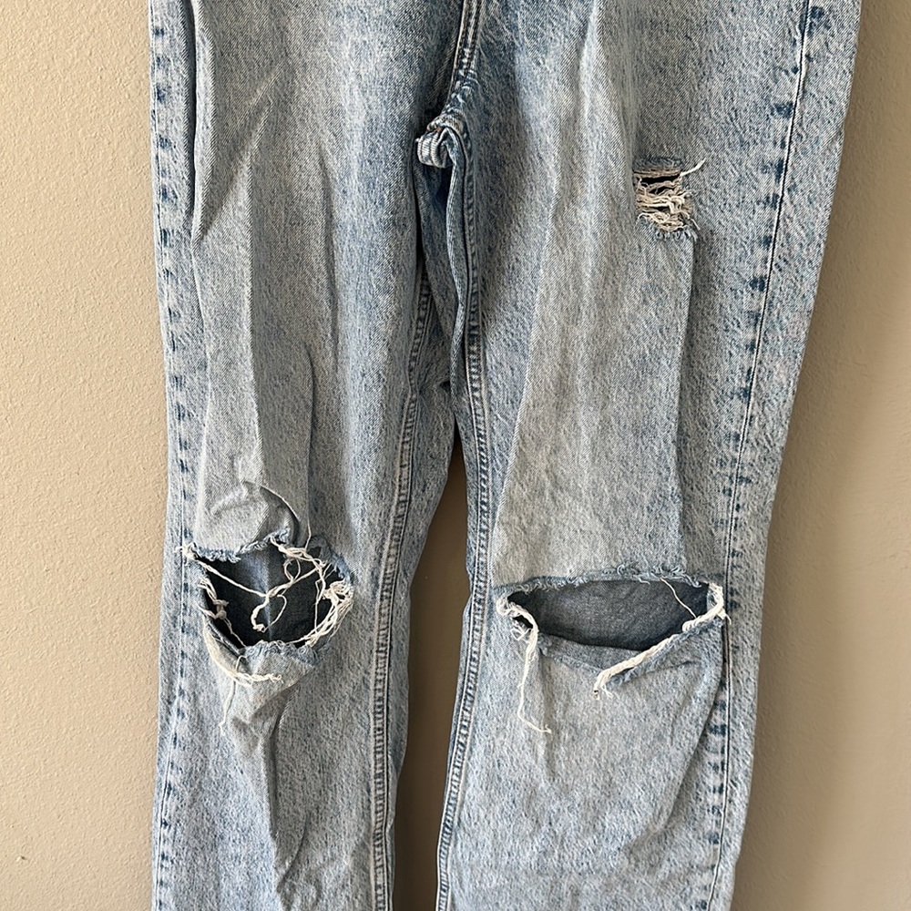 ZARA Ligh Wash High Waisted Distressed Mom Jeans Size 8 - Picture 3 of 16